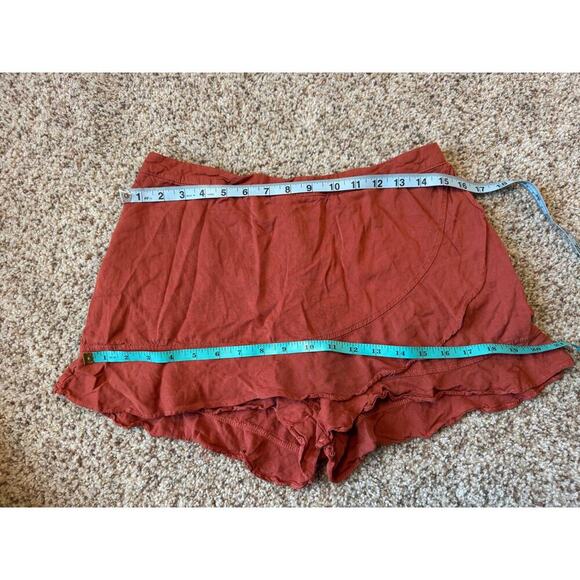 Altar'd State dressy shorts/skort Size Large, red/rust colored - Picture 7 of 10